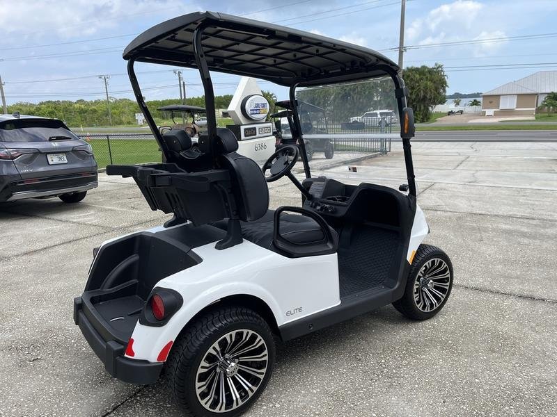 2024 E-Z-GO Freedom RXV ELiTE Lithium | Bright White | Zero-Maintenance 2-Passenger Sale! - Image 2